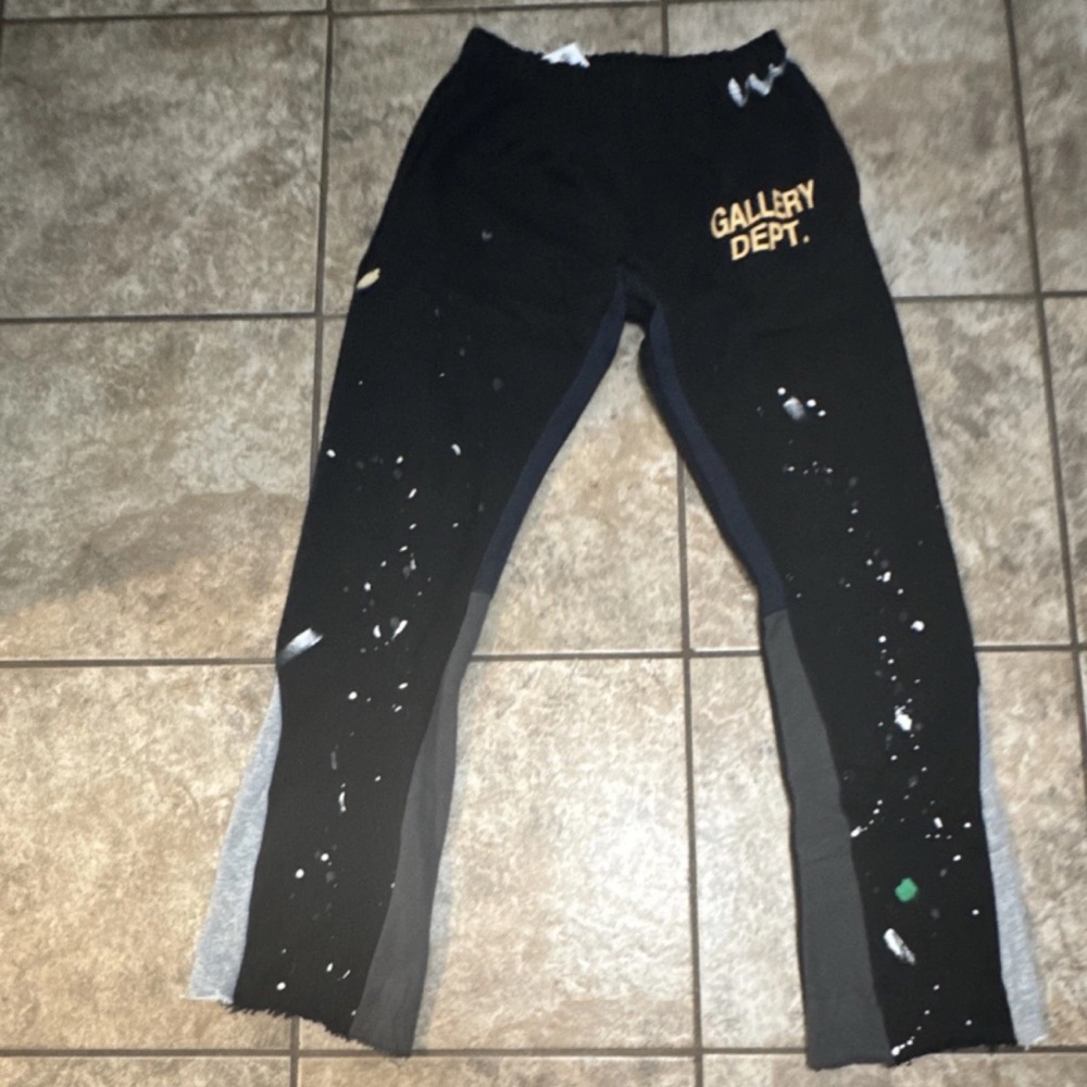 Gallery Dept Black Sweatpants with Gold Logo - Picture 4 of 5